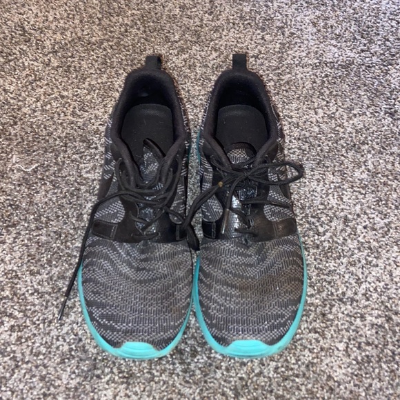 CUSTOM NIKE WOMENS ROSHES - Picture 2 of 5